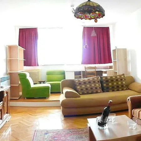 Cosy Twoo Floor Close To Everything In ! *
