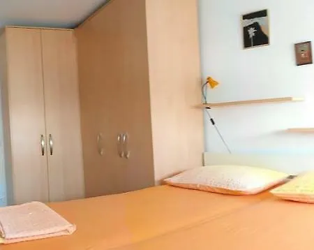 Cosy Twoo Floor Close To Everything In !